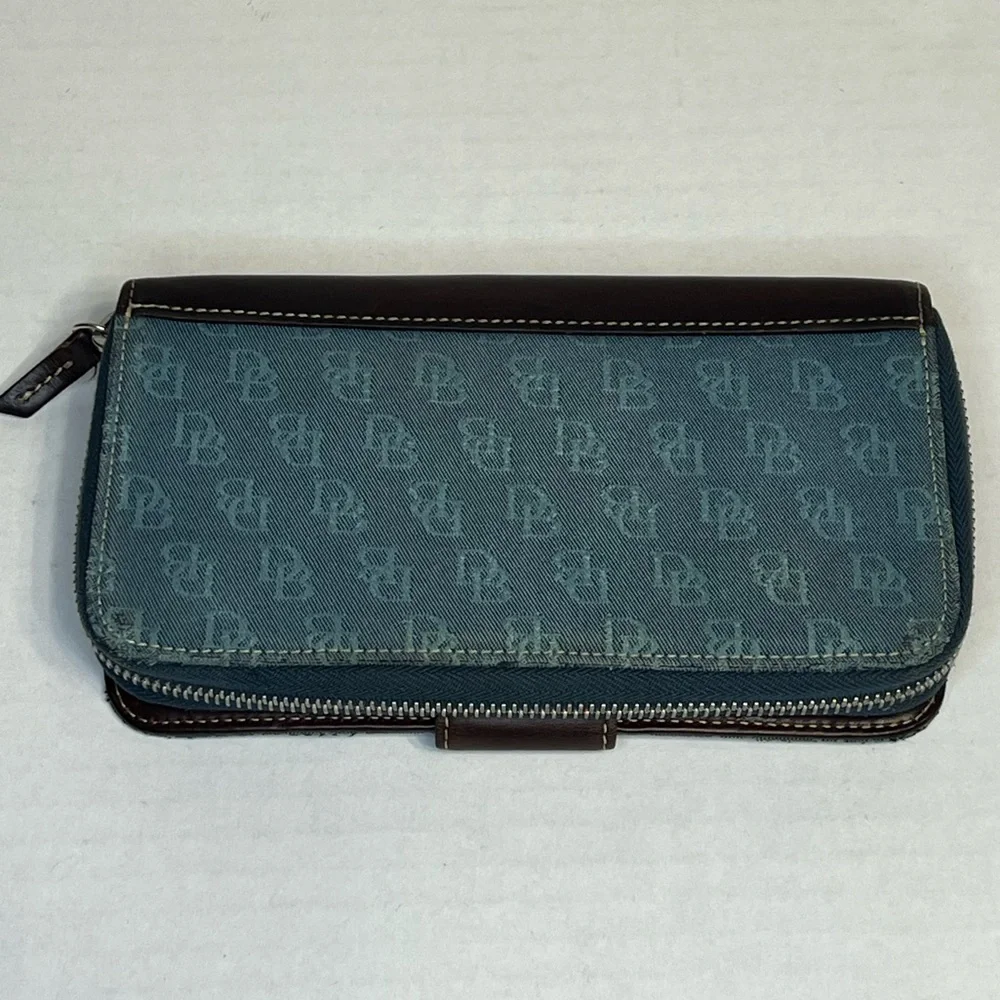 Dooney & Bourke Monogram‎ Canvas and leather checkbook wallet